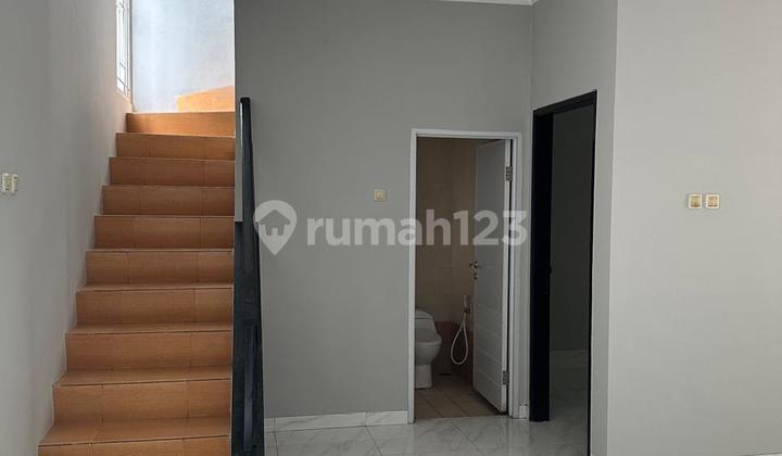 Dijual Rumah 2 Lantai Baru Renov di BSD Delatinos (Rt) 2
