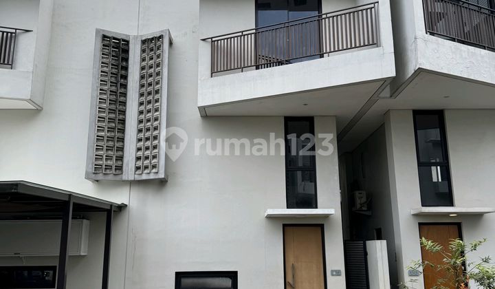 For Sale Modern 3-Story House in V-Town Bintaro Sector 9 (Lin)