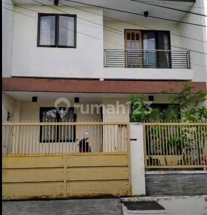 Disewakan Rumah Cantik Jl.baratajaya Surabaya Hen.b149 1