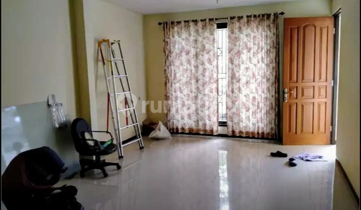 Disewakan Rumah Cantik Jl.baratajaya Surabaya Hen.b149 8