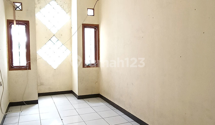 For Rent: Ready-to-Use Turangga Shop House, Busy & Strategic Location 2