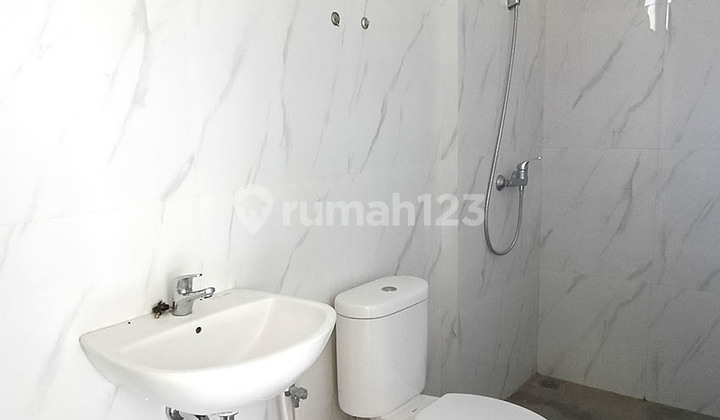 Green Villa New Corner Shop House Ready to Live In Good Main Road 2