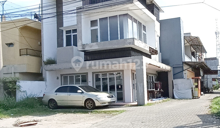 Cikoneng Buah Batu Canal, busy Ruko area, cheap, good, ready-to-use, hook. Cikoneng Buah Batu Canal, busy Ruko area, cheap, good, ready-to-use, hook.