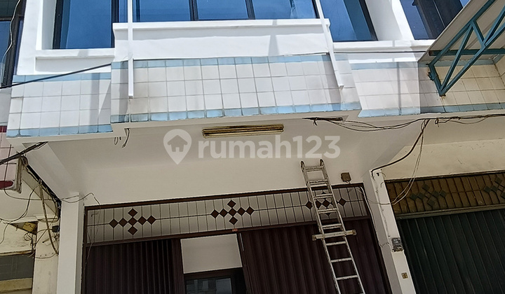 KEBONJATI RUKO TERENOVASI SIAP PAKAI KEBONJATI RUKO TERENOVASI SIAP PAKAI