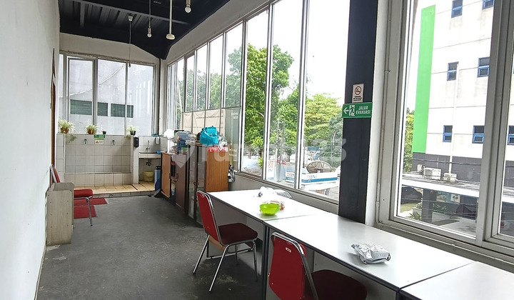 Soekarno Hatta Wing to Main Road 10 M Wide Building Access for 2 Cars Spacious Strategic Cheap for Sale