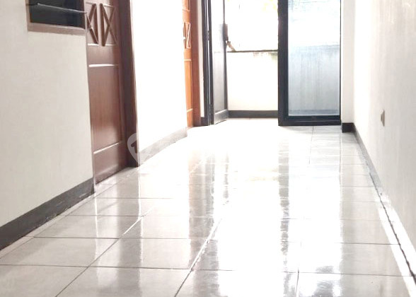 Regulation: Cheap-Shophouse and Boarding House, Strategic, Bustling Location for Sale 2