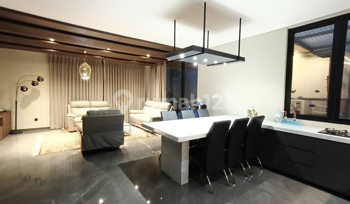 Rumah Furnished 3 Lantai SHM di Setiabudi Regency Bandung 1