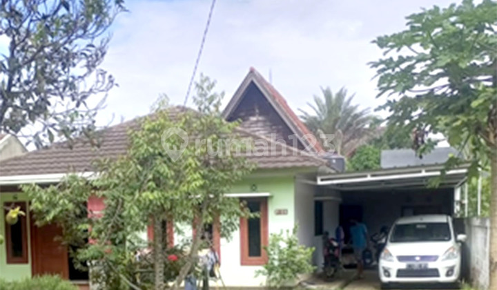 Sariwangi tengah Rumah Taman Besar Murah Terawat 