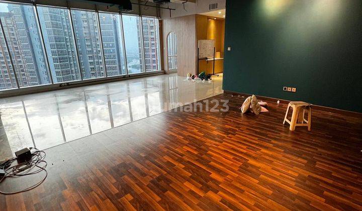 Disewakan Office Gold Coast 117M2 Semi Furnished 2