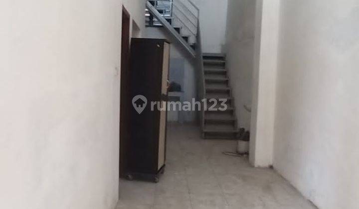 Dijual Ruko / rumah 2 lt dg 4 kamar tidur . Area dr Cipto -semarang  2