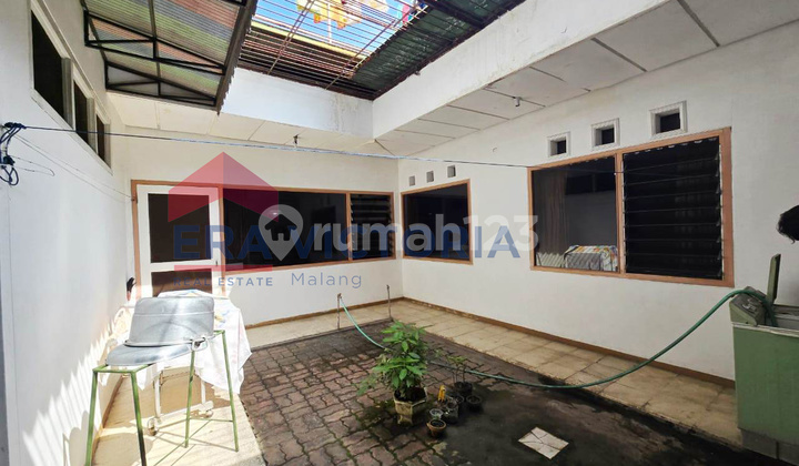Beautiful Vintage House, Quiet Fruit Garden Location, Near Cyber Mall 2