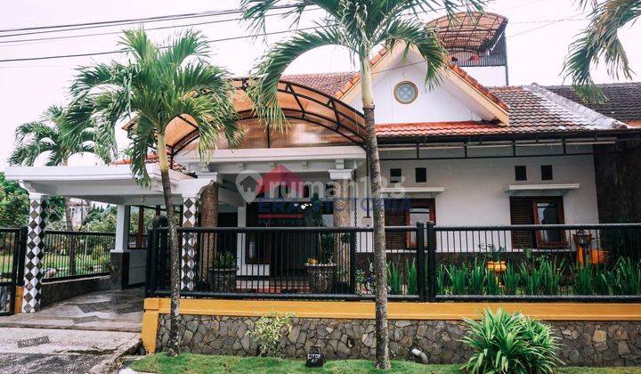 Rumah 3 Lantai Bagus Sekali Semi Furnished Di Sulfat, Malang 1