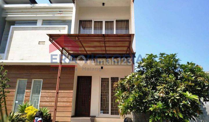 Rumah Berkonsep Villa Di Apple 8 Residence Batu, Sebelah Batos 1