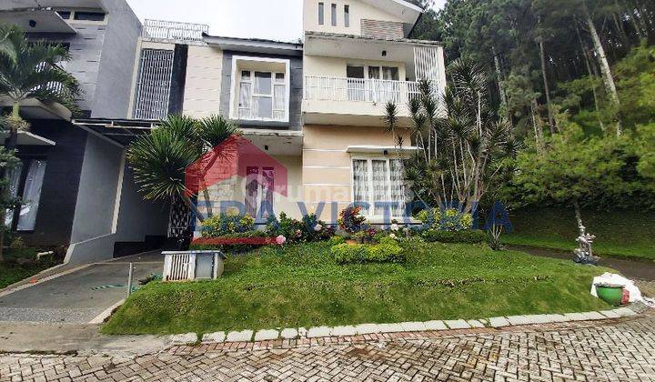 Rumah Villa Cantik Kusuma Pinus Kota Batu, Udara Sejuk Dan Asri 1