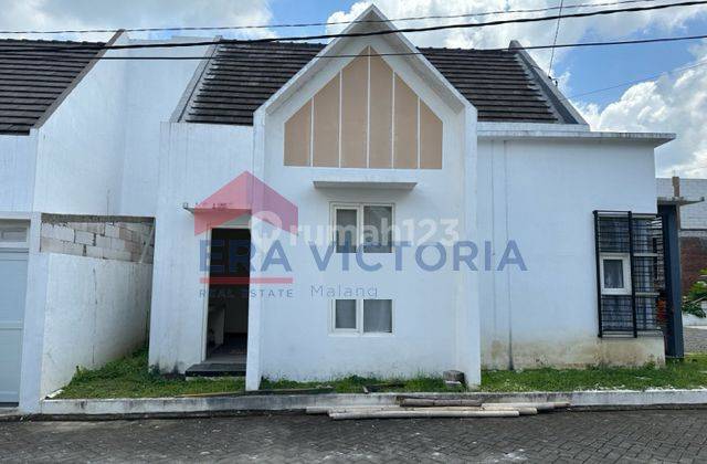 Rumah Pojokan Layout Minimalis Cantik Di Arumba Dekat Kampus UMM