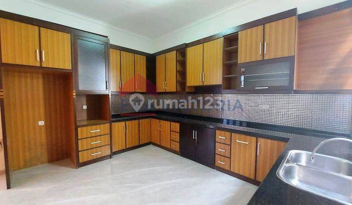 Rumah 2 Lantai Kondisi Sangat Istimewa Dalam Perum Istana Dieng 19