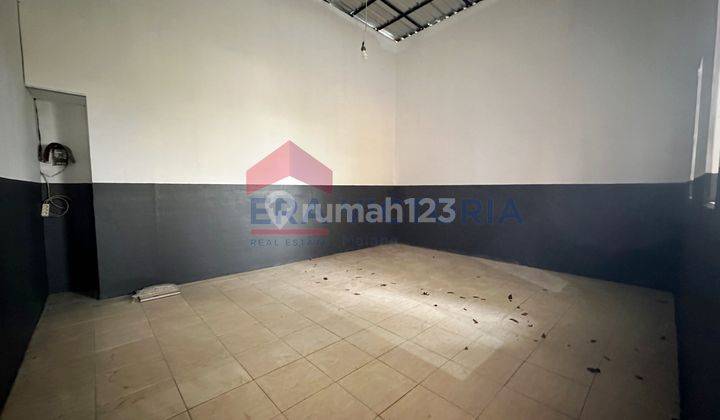 Gudang Pinggir Poros Jalan Besar Kota Malang Akses Kontainer 7