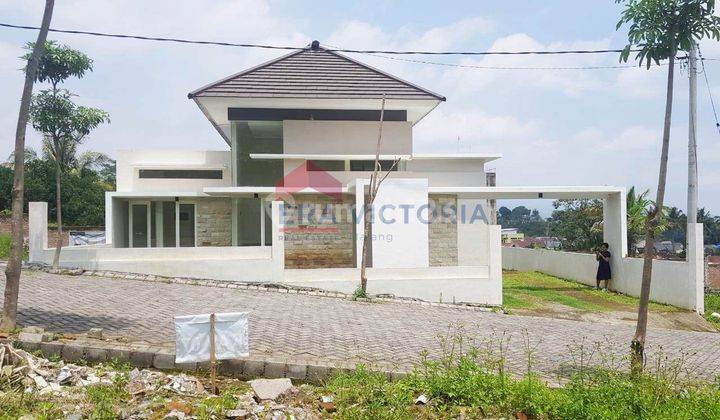 Rumah Layout Istimewa Villa Gading Dau Suasana Sejuk Pegunungan 1