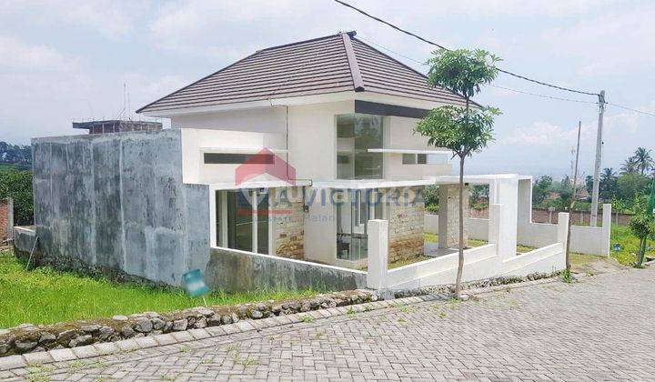 Rumah Layout Istimewa Villa Gading Dau Suasana Sejuk Pegunungan 2