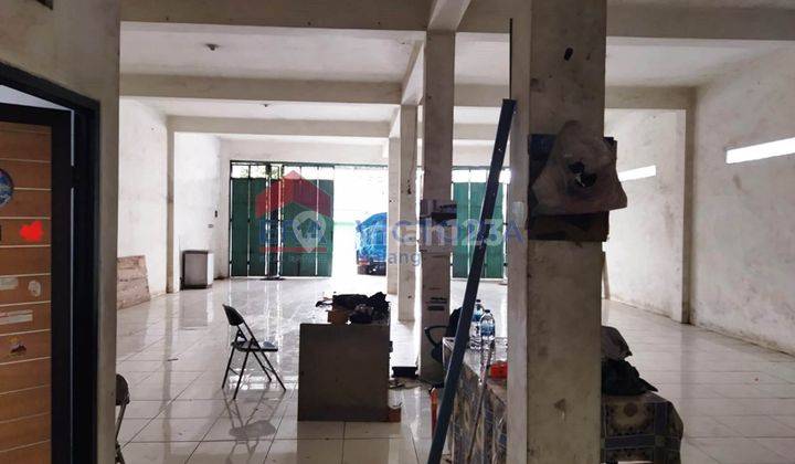 Dijual Ruko Lebar 9 Meter Lokasi Strategis Pinggir Jalan Raya Pakis Carport Luas 2