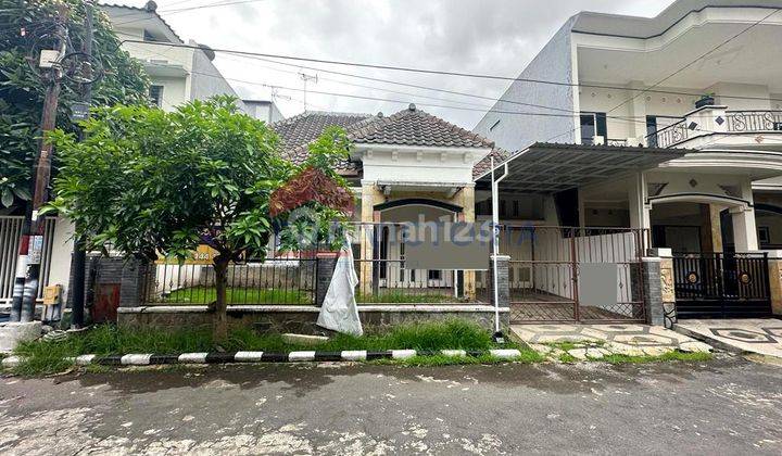 Rumah Lokasi Premium Taman Sulfat Kondisi Siap Huni Jalan Lebar 1