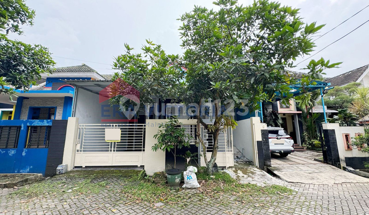 Rumah Strategis di Jantung Kepanjen Dekat RS & Pusat Pemerintahan Rumah Strategis di Jantung Kepanjen Dekat RS & Pusat Pemerintahan