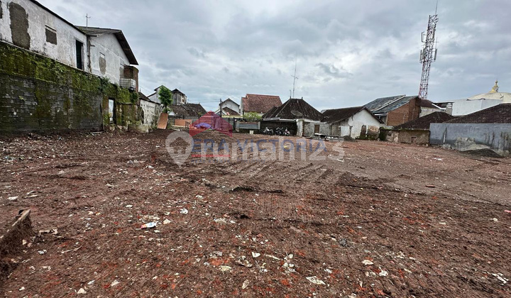 For Sale, Large Land Area in Ijen Klojen Area, Near Ijen Nirwana and Bareng Market.