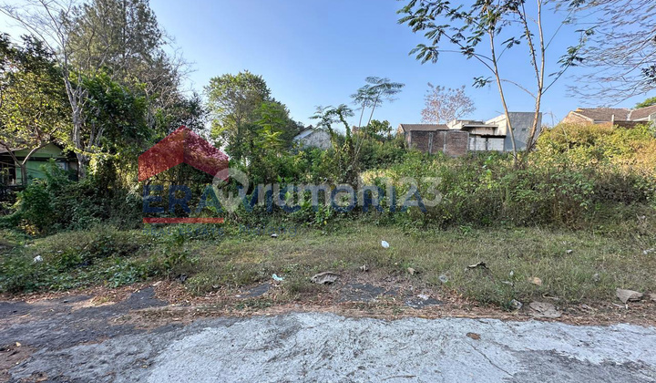 For Quick Sale! Strategically Located Land at an Affordable Price Within a Housing Complex.