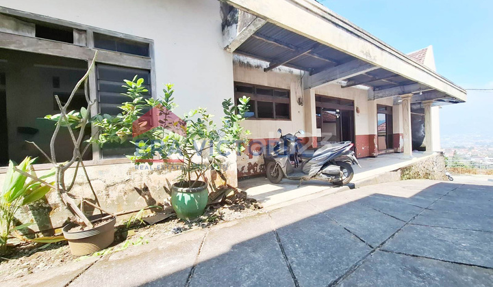 Rumah Strategis Batu Dekat Wisata Apel & Taman Rekreasi Selecta