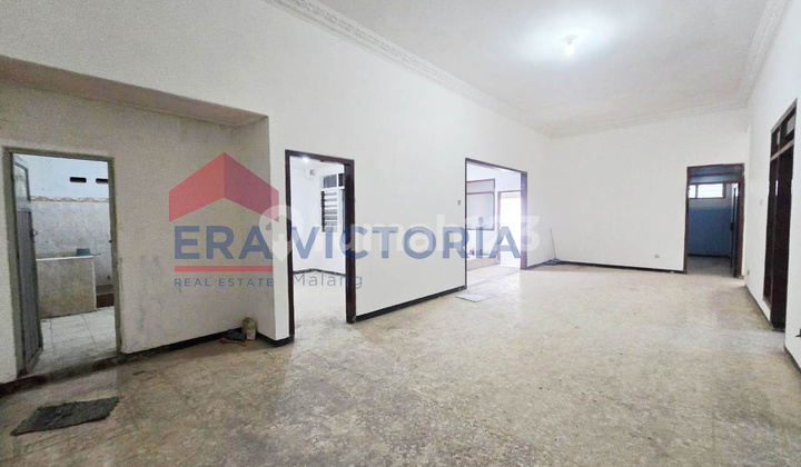 Blimbing Warehouse Area Business Suitable for Warehouses, Offices, Padel Schools Blimbing Warehouse Area Business Suitable for Warehouses, Offices, Padel Schools