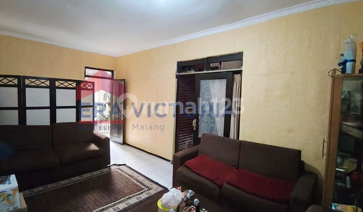 House in a Bustling Area of Malang Near Sawojajar Market, Campus &amp; Toll Exit 2