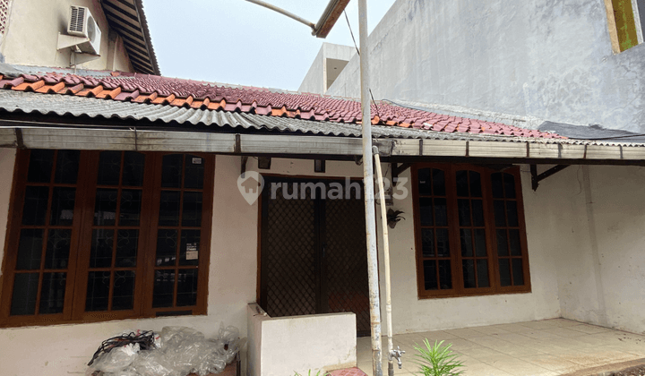 Rumah Kalangan Artis di Pondok Jaya Jakarta Selatan 3