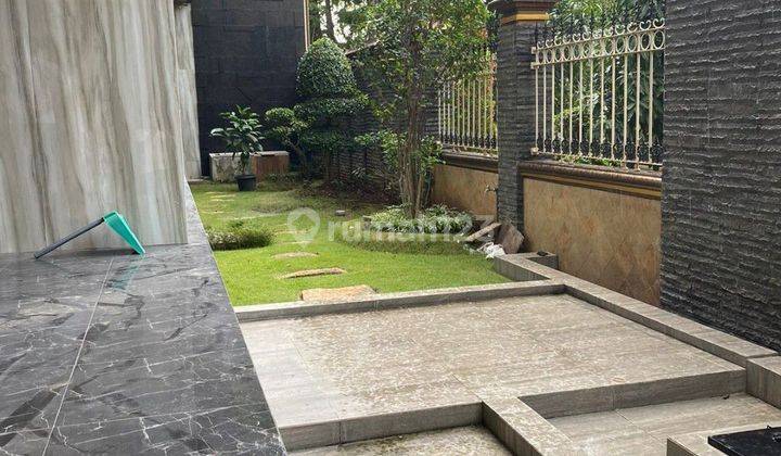 Rumah Sultan di Gayungsari lokasi strategis 2