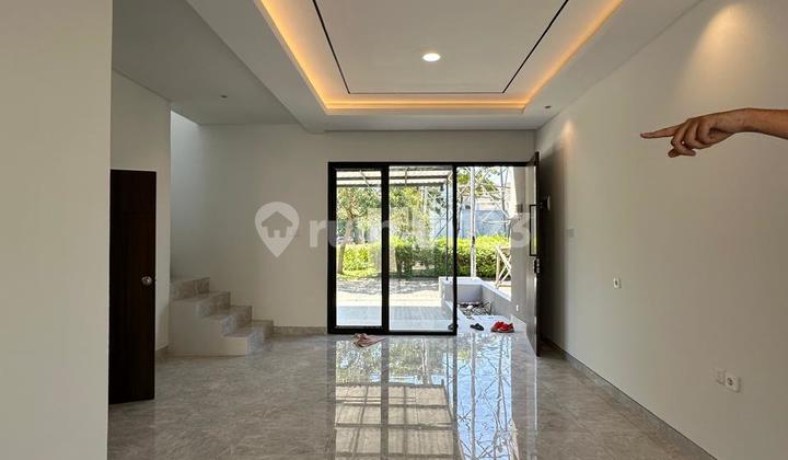 Modern Green Lake New House West Surabaya 2