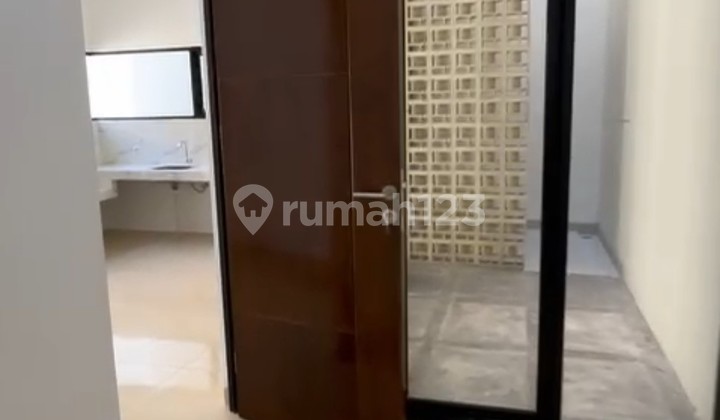 Jual Rumah Lebar 8 Baru Gress Di Ketintang Surabaya 2