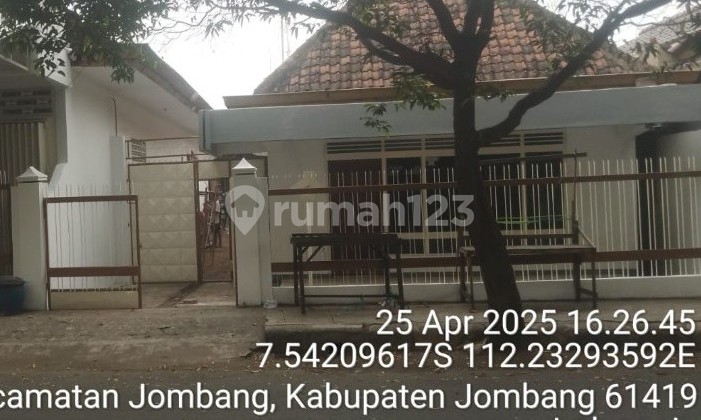 House and Shop Lease Side by Side on Jombang Street
