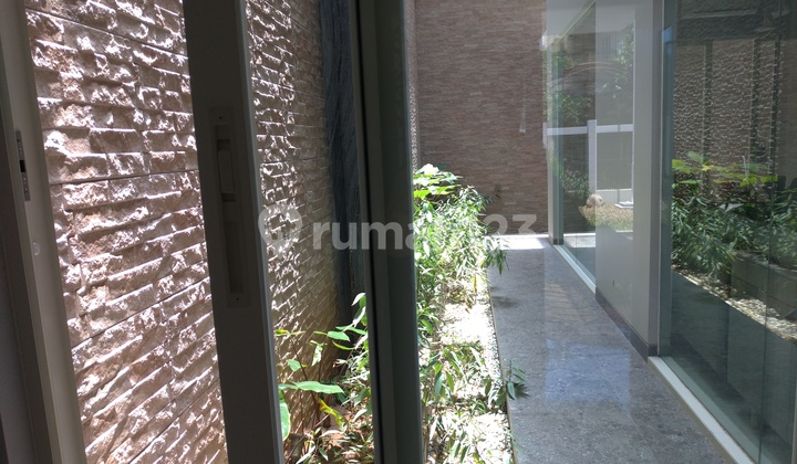 Rumah Mewah kompleks Chrysant Area panakukang , tengah kota  5