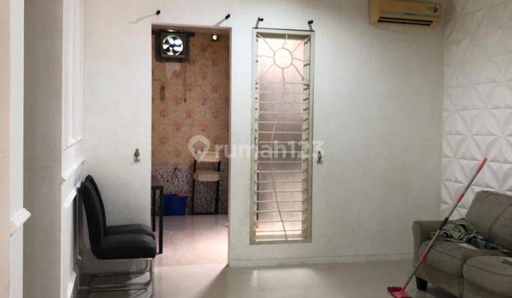 Rumah dalam kompleks Green Metro , Jl.Gatot Subroto 2