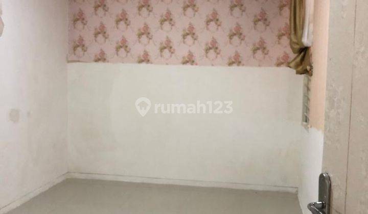 Rumah dalam kompleks Green Metro , Jl.Gatot Subroto 3