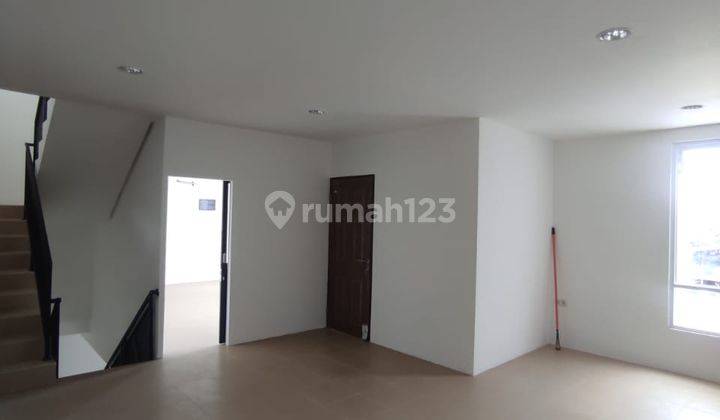 Gudang Baru Kapuk, Uk 369 M2, 9 X 41 M2 , Shm, 2 Lt, Jak Ut 2