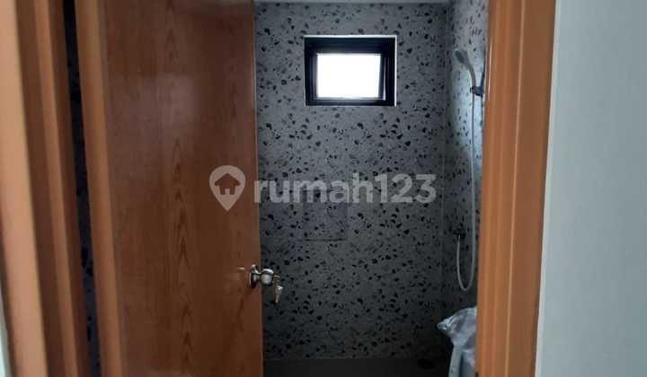 Ruamh Metland. Uk. 7x10. 6 M2. Shm. Kond Baru. Bebas Banjir. Bagus 2