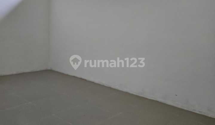 Warehouse like Dragon Bay, size 640m2, vacant, HGB, ready for occupancy.