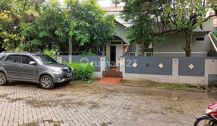 Rumah sudut dalam komplek taman cipulir estate JL.Adam malik ciledug tangerang 2