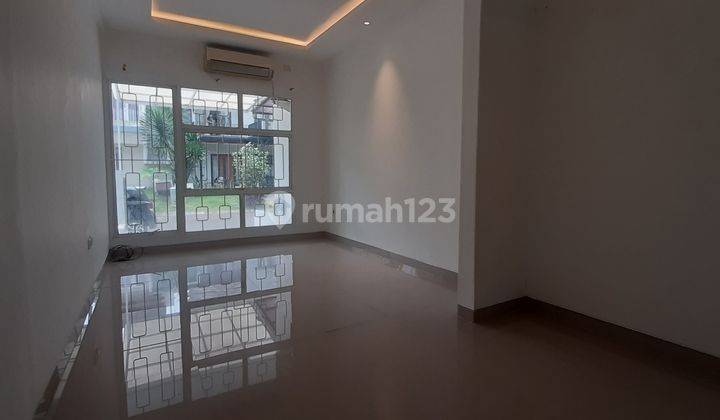 Rumah siap huni di emerald town house sektor 9 bintaro jaya 1