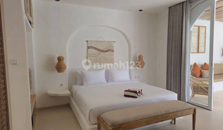 VILLA MEDITERAN DEKAT PANTAI TERKENAL DAN BEACH CLUB DI JIMBARAN 2