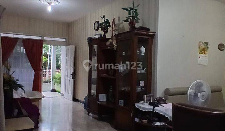 Rumah Besar Semi Furnished di Muara Sari 1