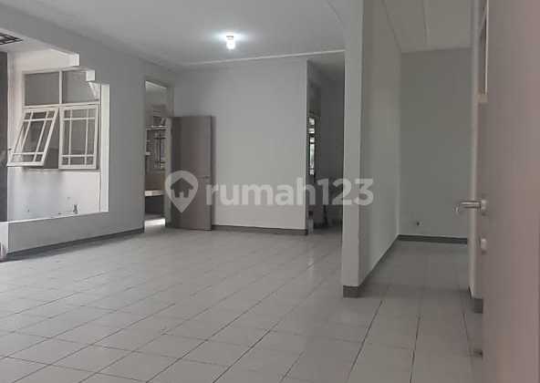 Rumah Hook di Komplek Margawangi Sayap Jl. Margacinta 2