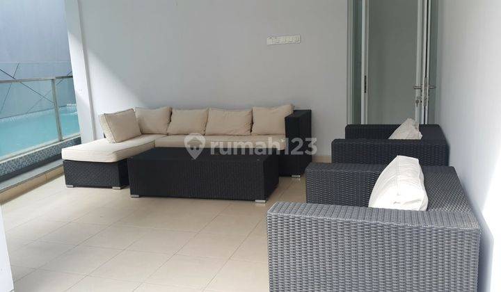 Rumah Cantik Ada Kolam Renang Setra Murni 9