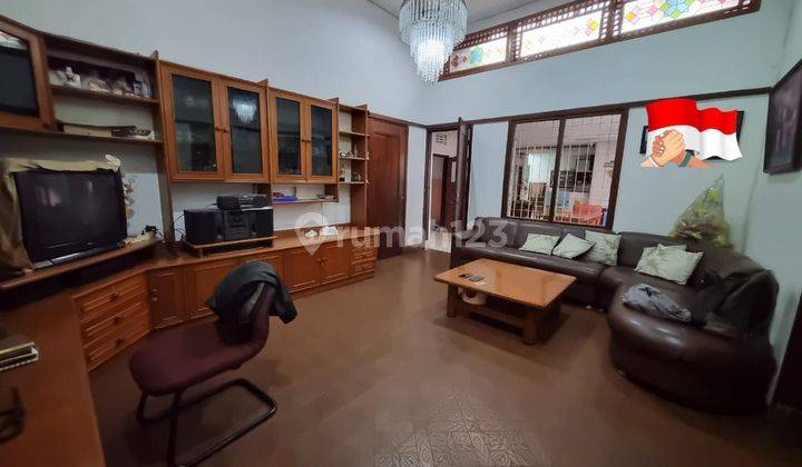 Dijual Rumah Lama Strategis di Sayap Riau Bandung 2