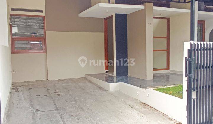 Rumah Nyaman di Ciwastra Margacinta Bandung 1